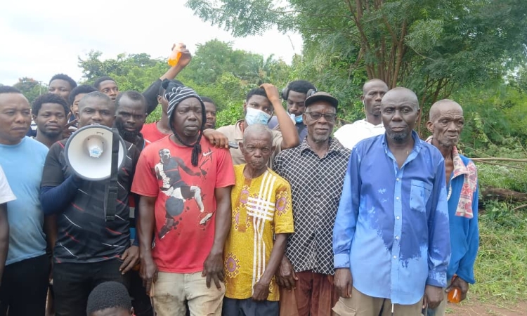 Ahenbronoso Assemblyman Leads Massive Clean-Up Exercise at Berekum Cemetery